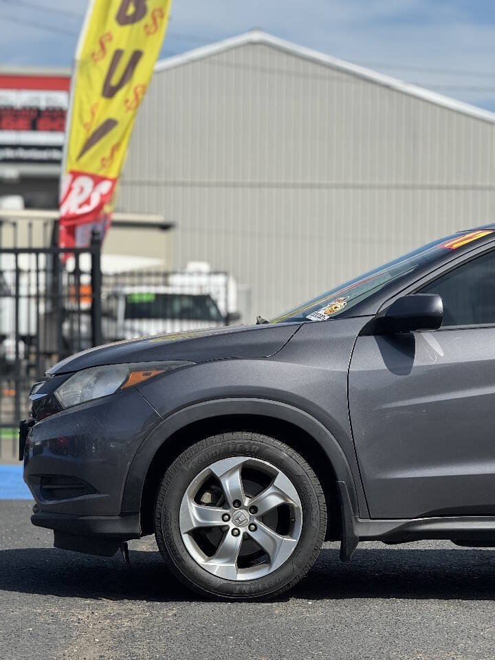 Used 2017 Honda HR-V LX image 18