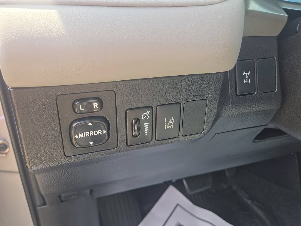 Used 2018 Toyota RAV4 XLE w/ Plus Extra Value Package AWD/4WD image 12