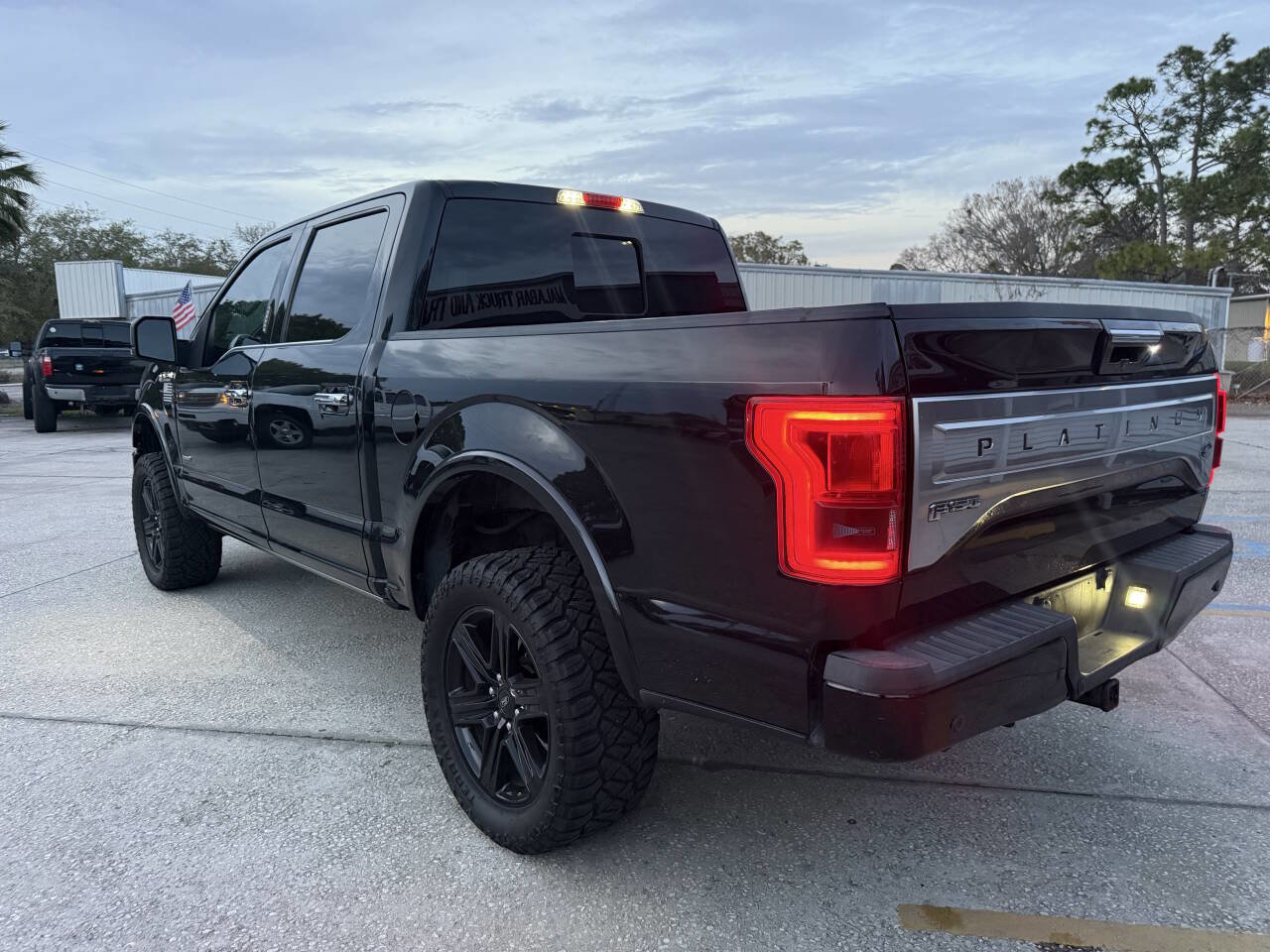 Used 2015 Ford F150 Platinum w/ Equipment Group 701A Luxury image 10