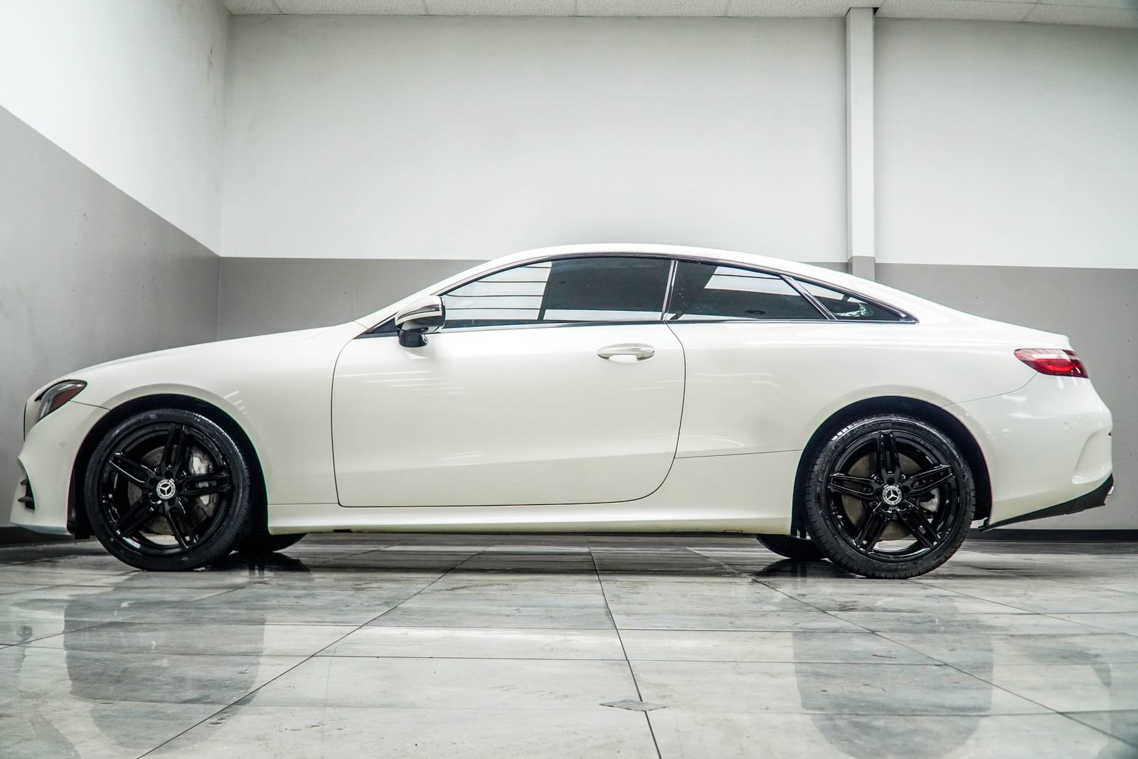 Used 2018 Mercedes-Benz E 400 4MATIC Coupe w/ Premium 2 Package image 10