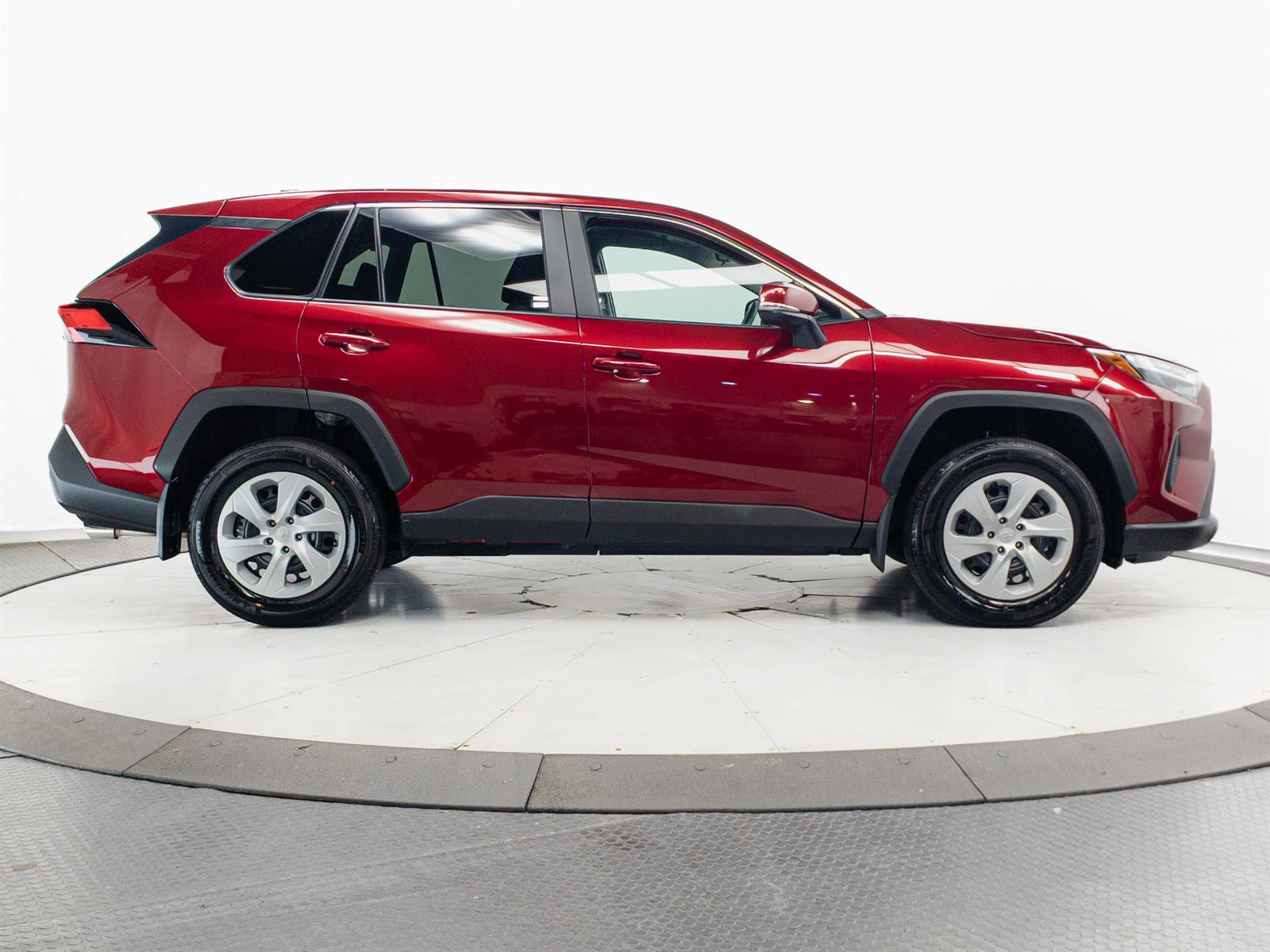 Certified 2025 Toyota RAV4 LE AWD/4WD image 12