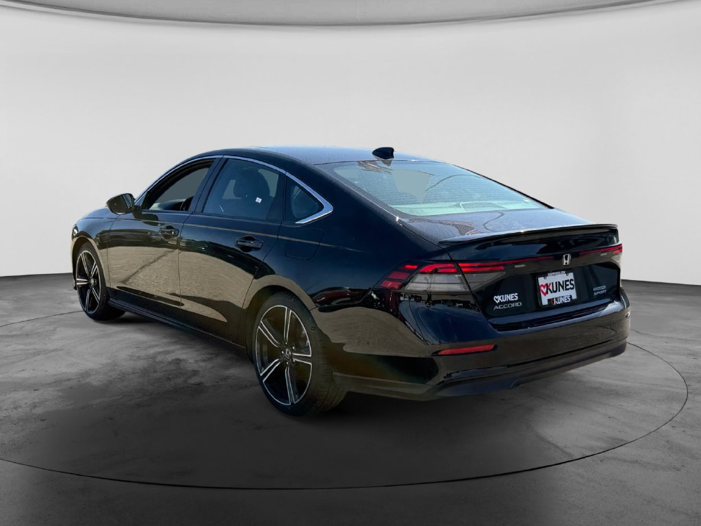 Used 2024 Honda Accord Sport image 7