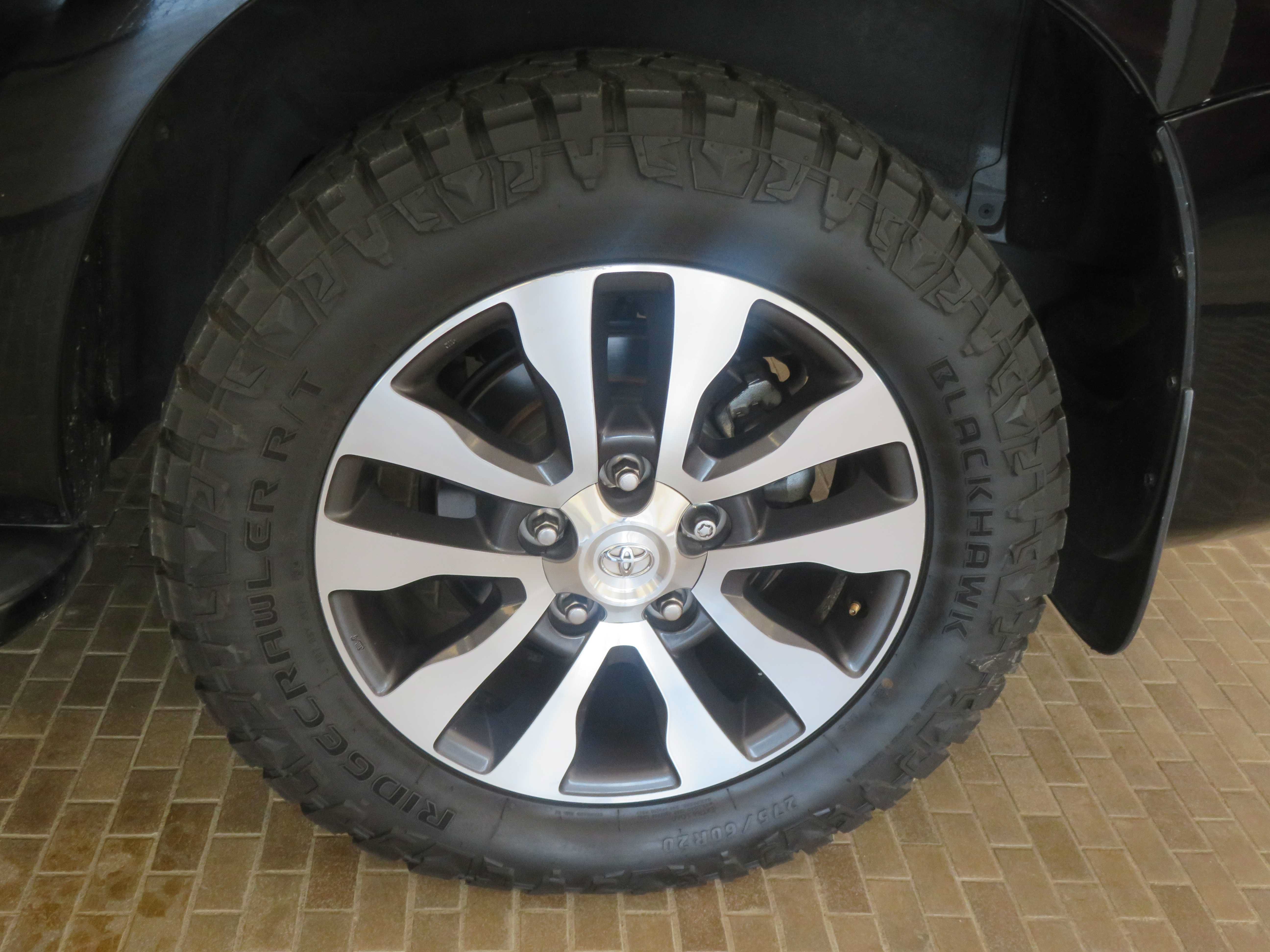 Used 2018 Toyota Sequoia Limited w/ Safety & Convenience Package AWD/4WD image 8