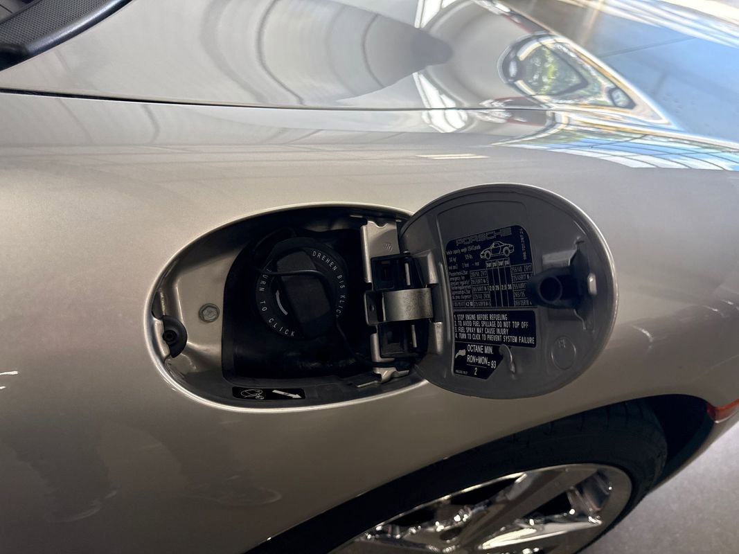 Used 2004 Porsche Boxster S image 43