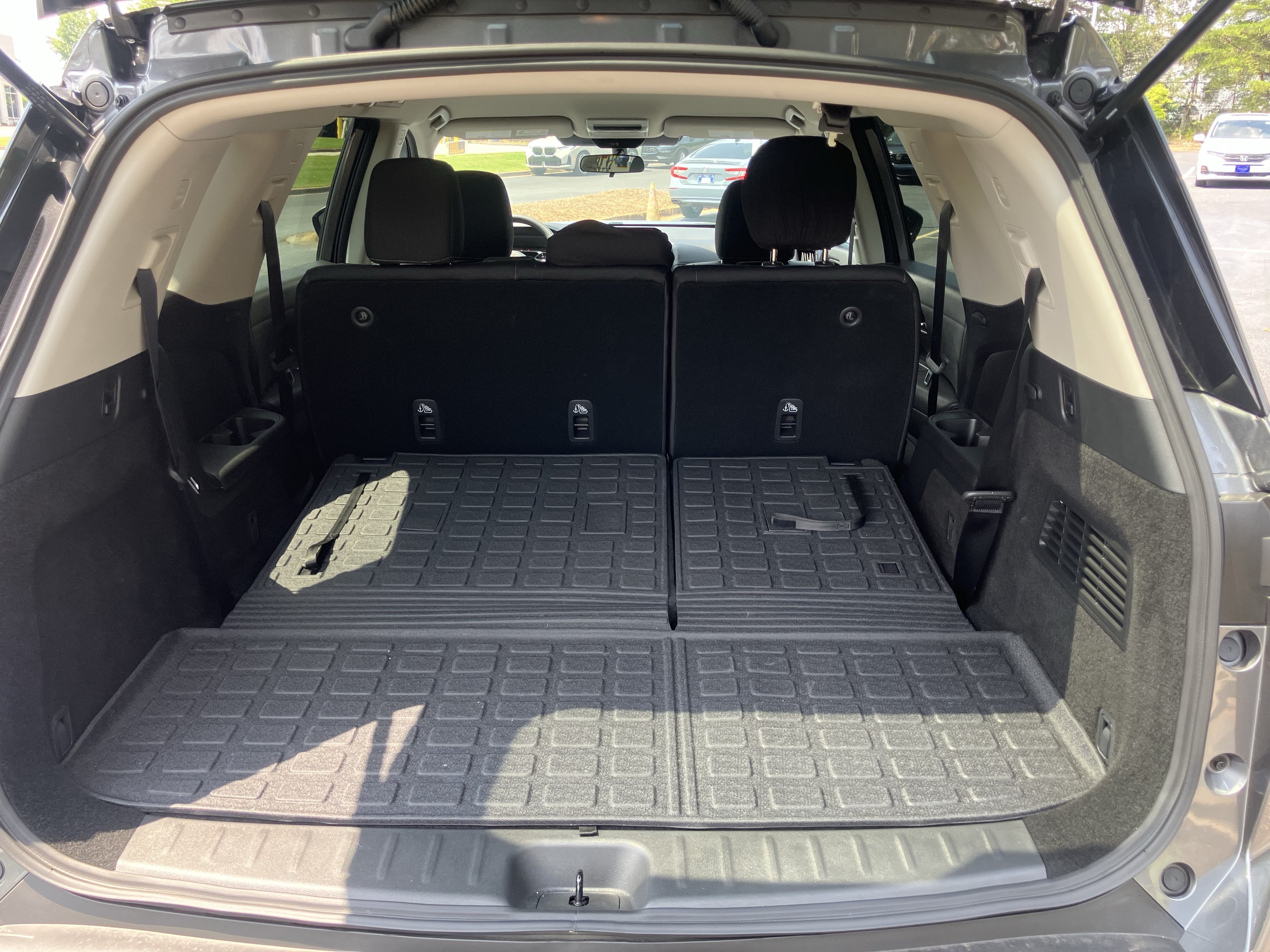 Used 2025 Nissan Pathfinder S FWD image 33