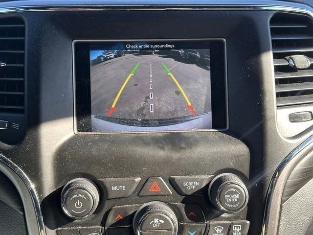 Used 2020 Jeep Grand Cherokee Laredo image 31