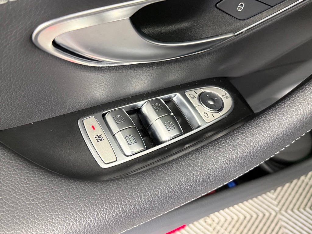 Used 2023 Mercedes-Benz E 450 4MATIC Sedan image 23