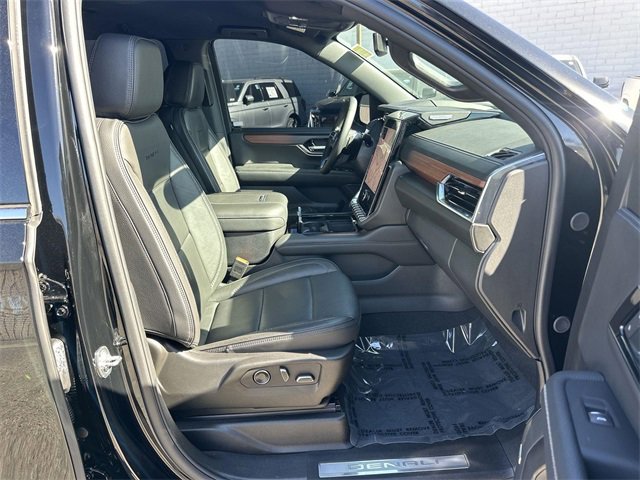 Used 2025 GMC Yukon XL Denali image 27