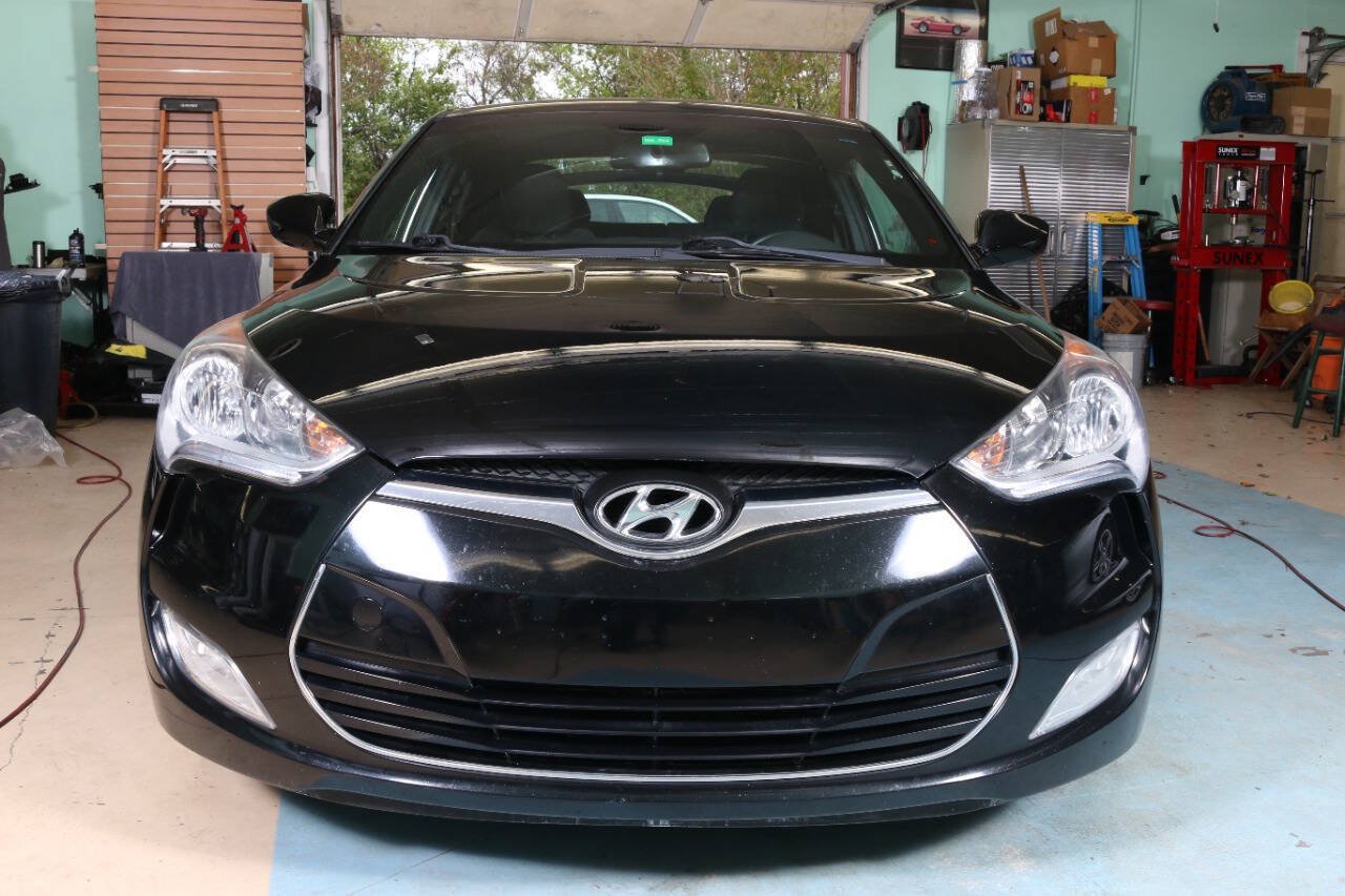Used 2017 Hyundai Veloster Value Edition FWD image 5