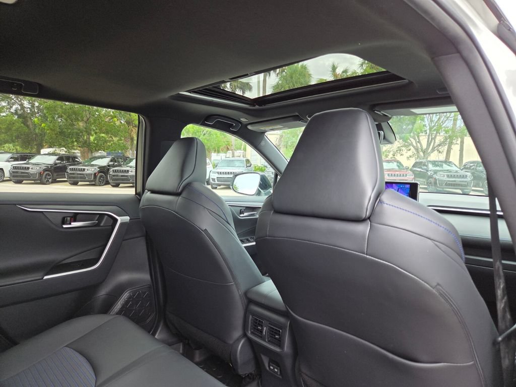 Used 2024 Toyota RAV4 XSE AWD/4WD image 17
