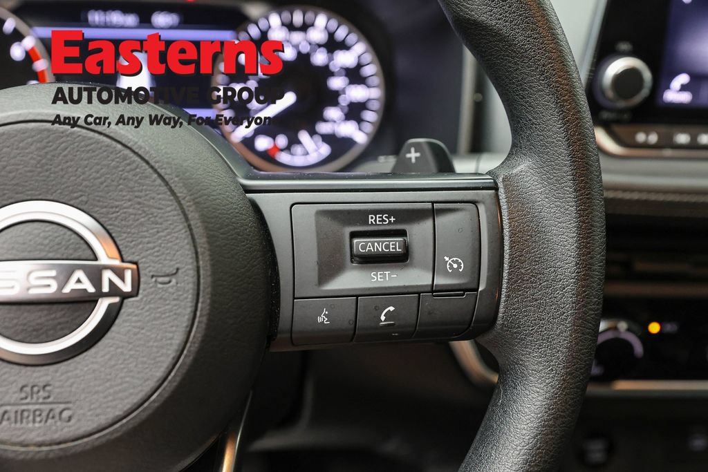 Used 2024 Nissan Rogue S AWD/4WD image 16