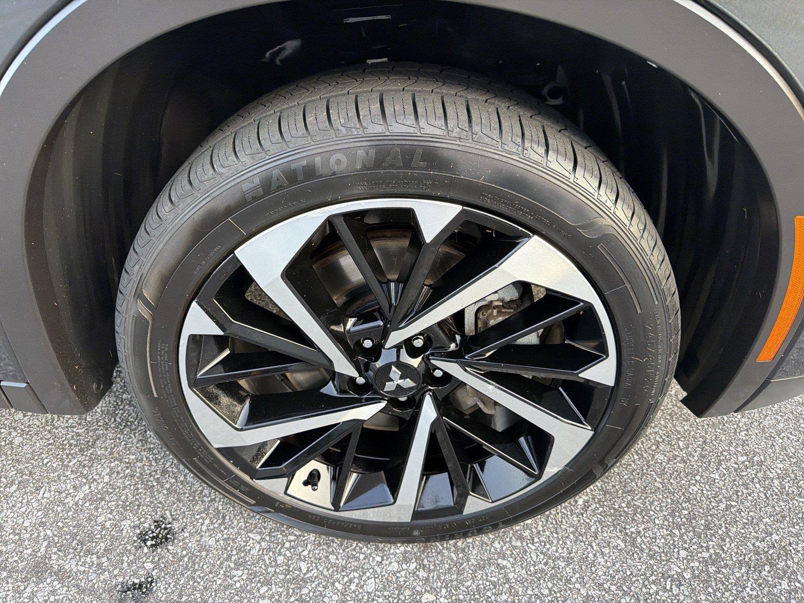 Used 2024 Mitsubishi Outlander SE AWD/4WD image 11