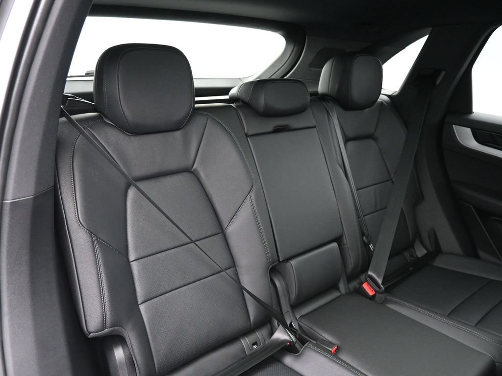 Certified 2026 Porsche Cayenne E-Hybrid AWD/4WD image 12
