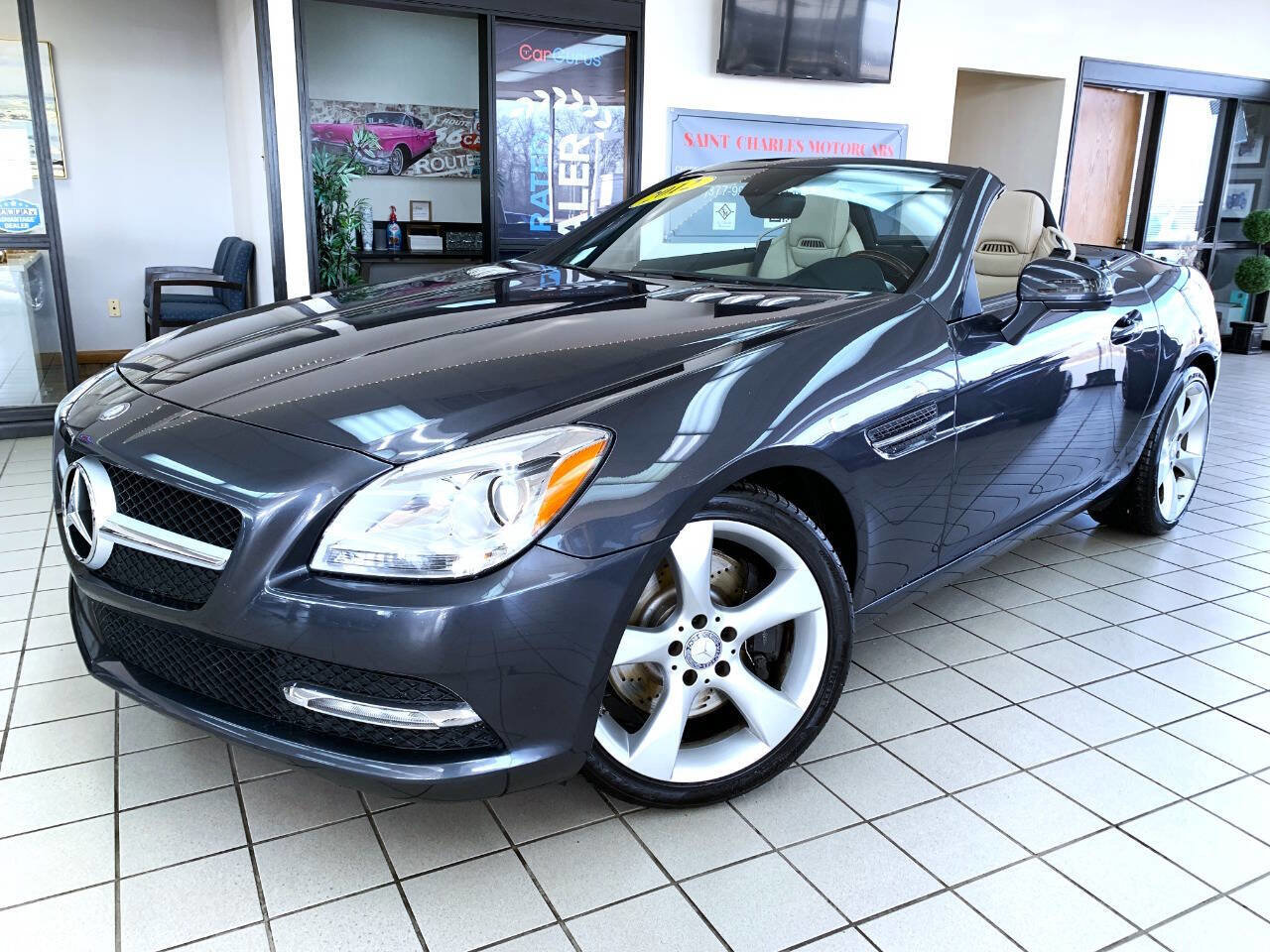 Used 2012 Mercedes-Benz SLK 350 image 1