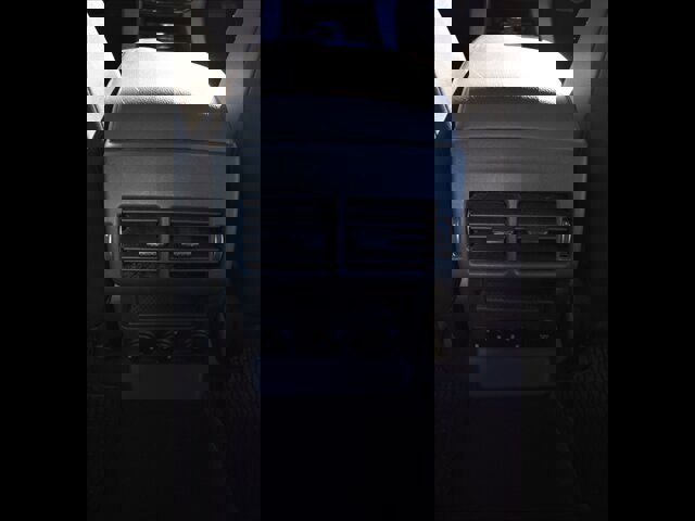 Used 2019 Jaguar F-PACE Premium image 28