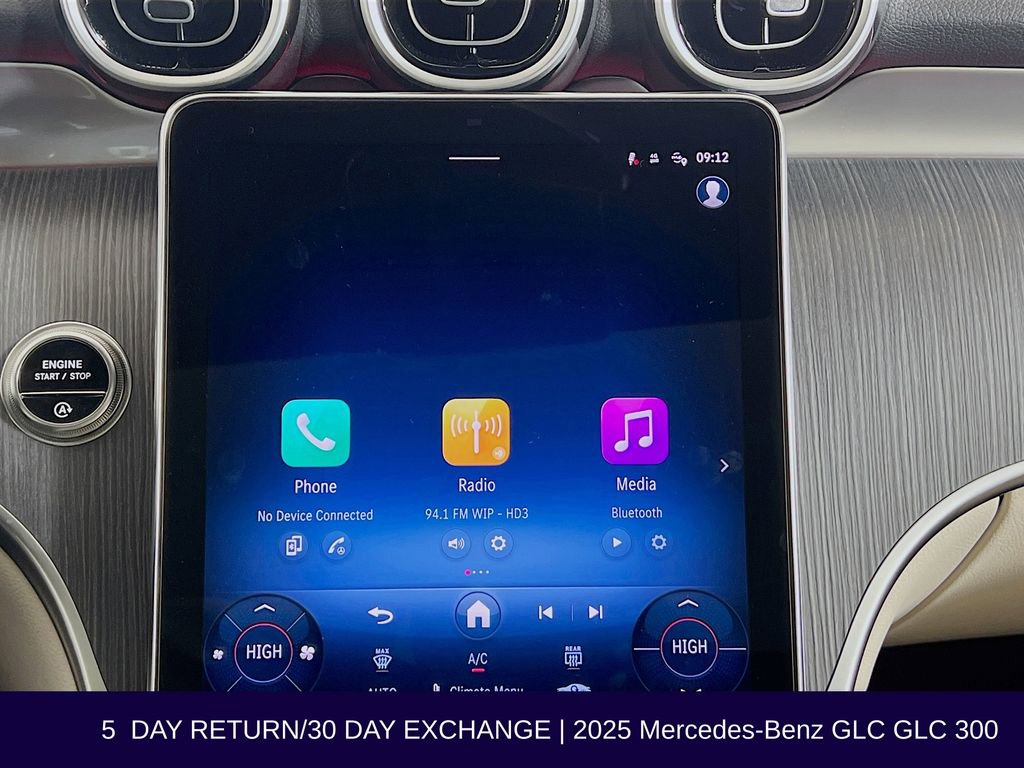 Used 2025 Mercedes-Benz GLC 300 4MATIC image 17