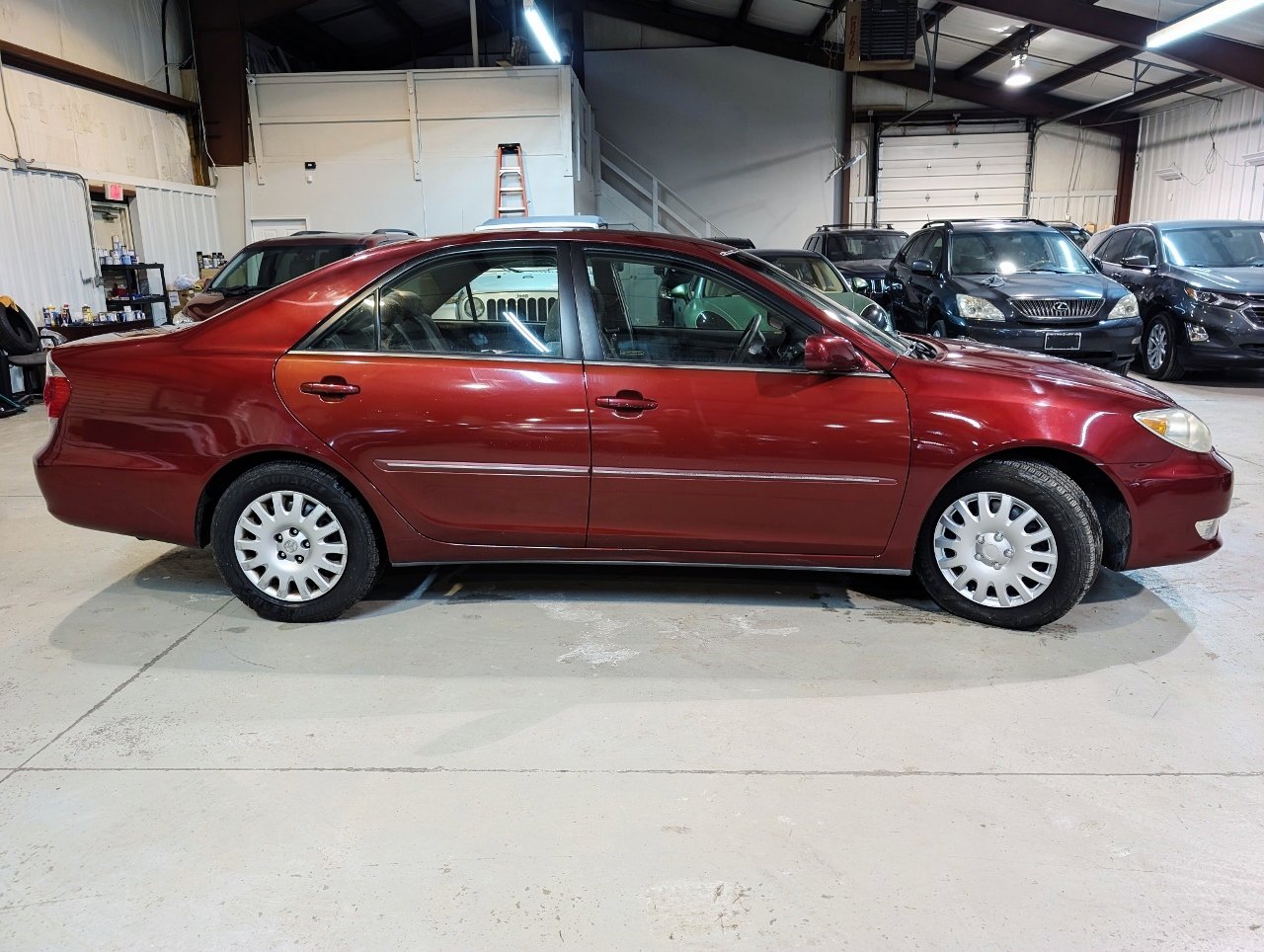 Used 2005 Toyota Camry XLE FWD image 7