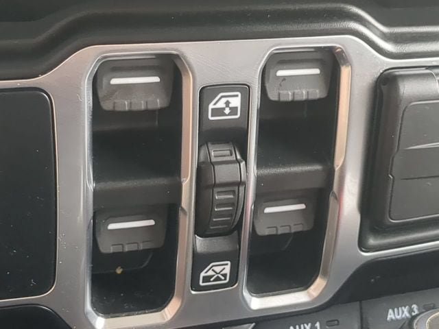 Used 2022 Jeep Gladiator Overland w/ Popular Equipment Package AWD/4WD image 23