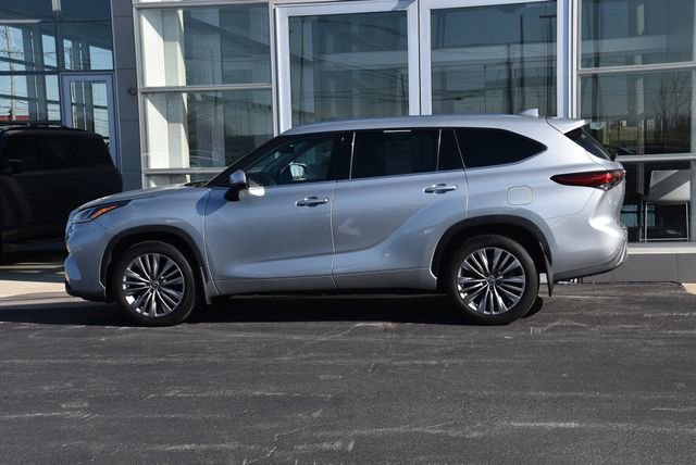 Used 2021 Toyota Highlander Platinum image 11