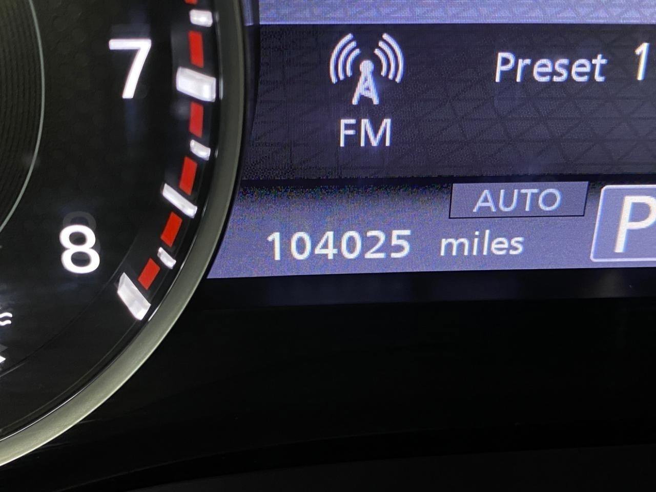 Used 2021 Nissan Armada SV w/ SV Appearance Package image 11