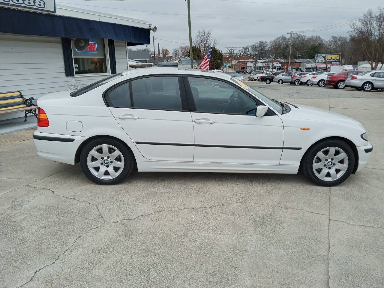Used 2003 BMW 325i Sedan RWD image 4