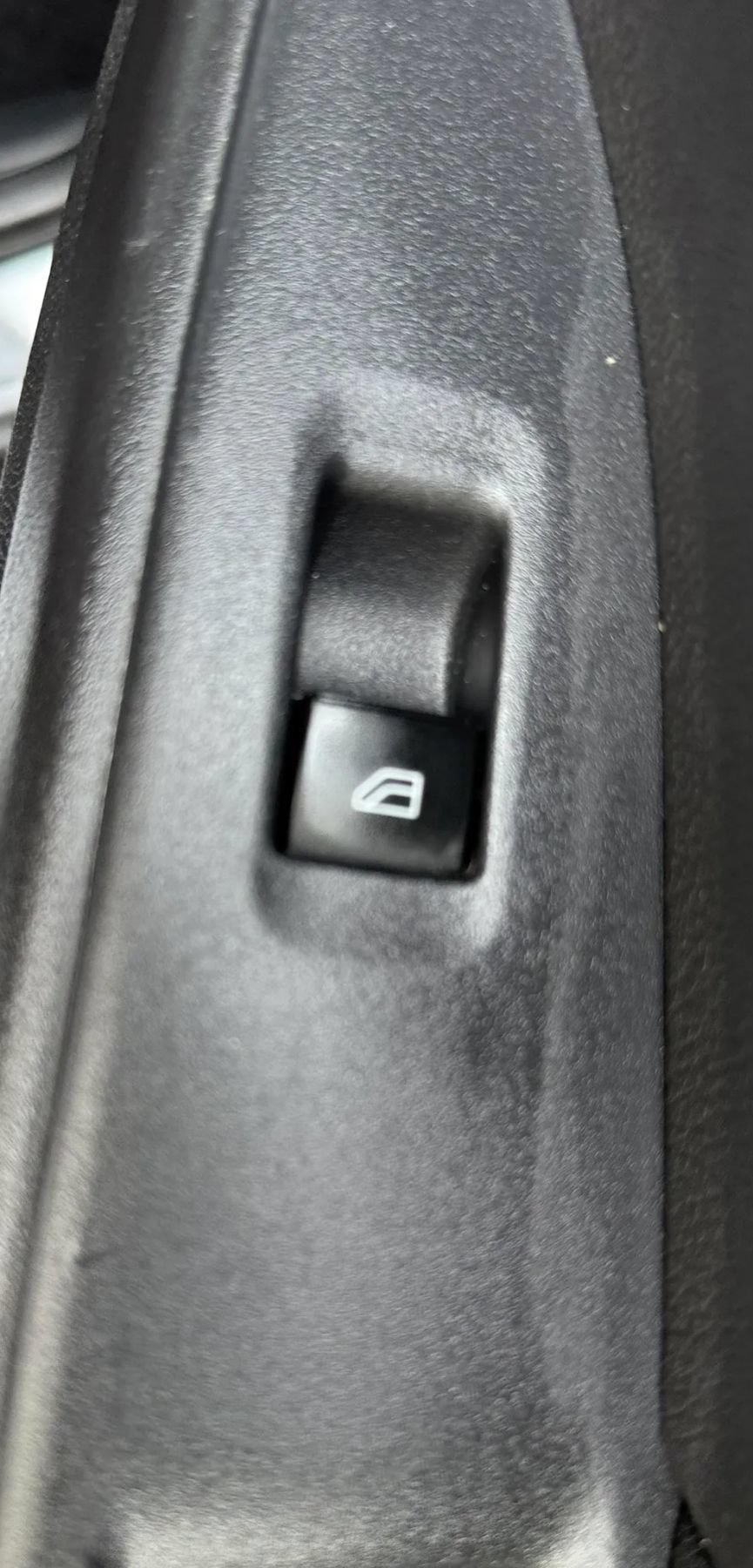Used 2020 Mitsubishi Outlander ES FWD image 31