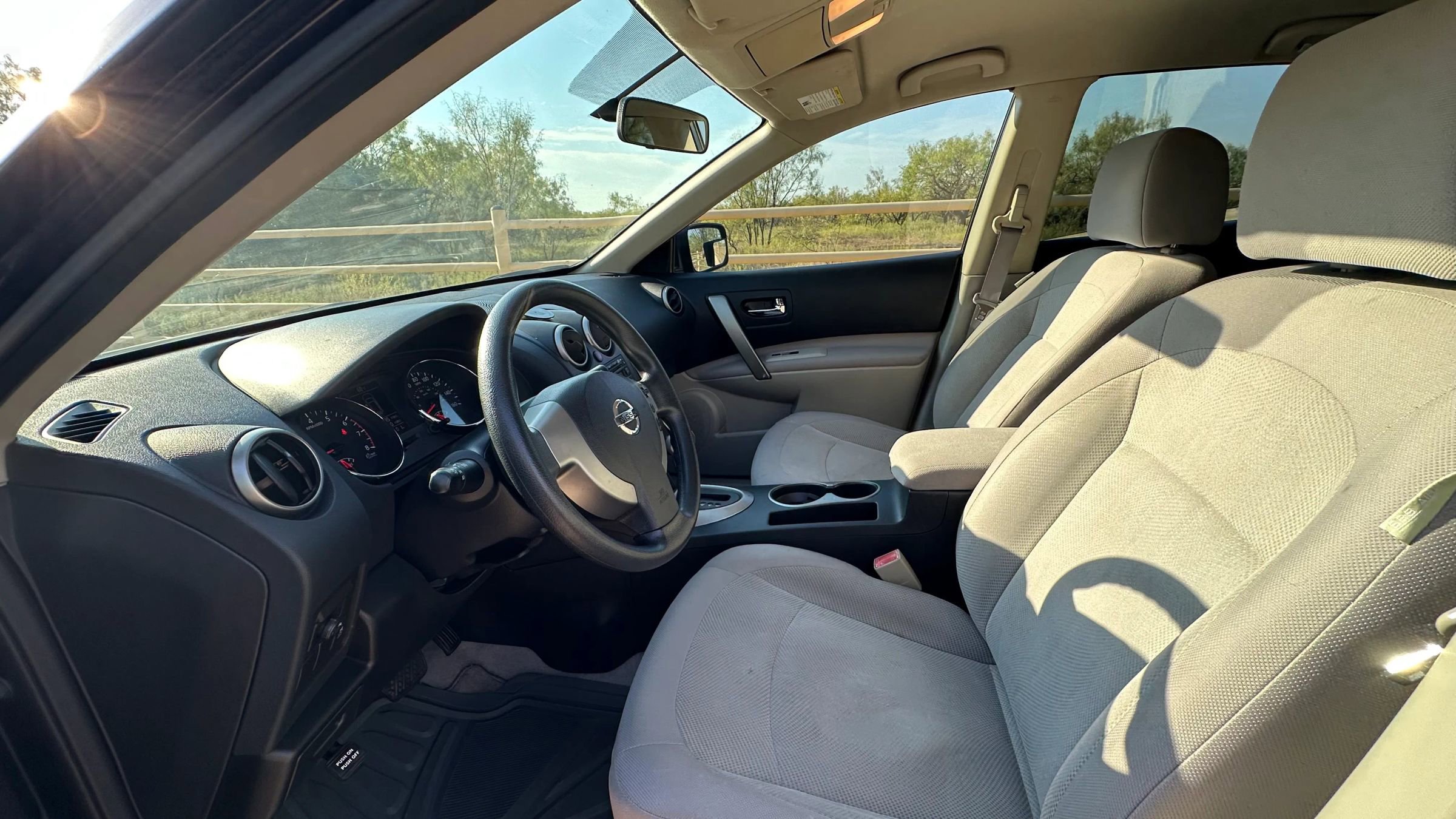 Used 2011 Nissan Rogue S image 16