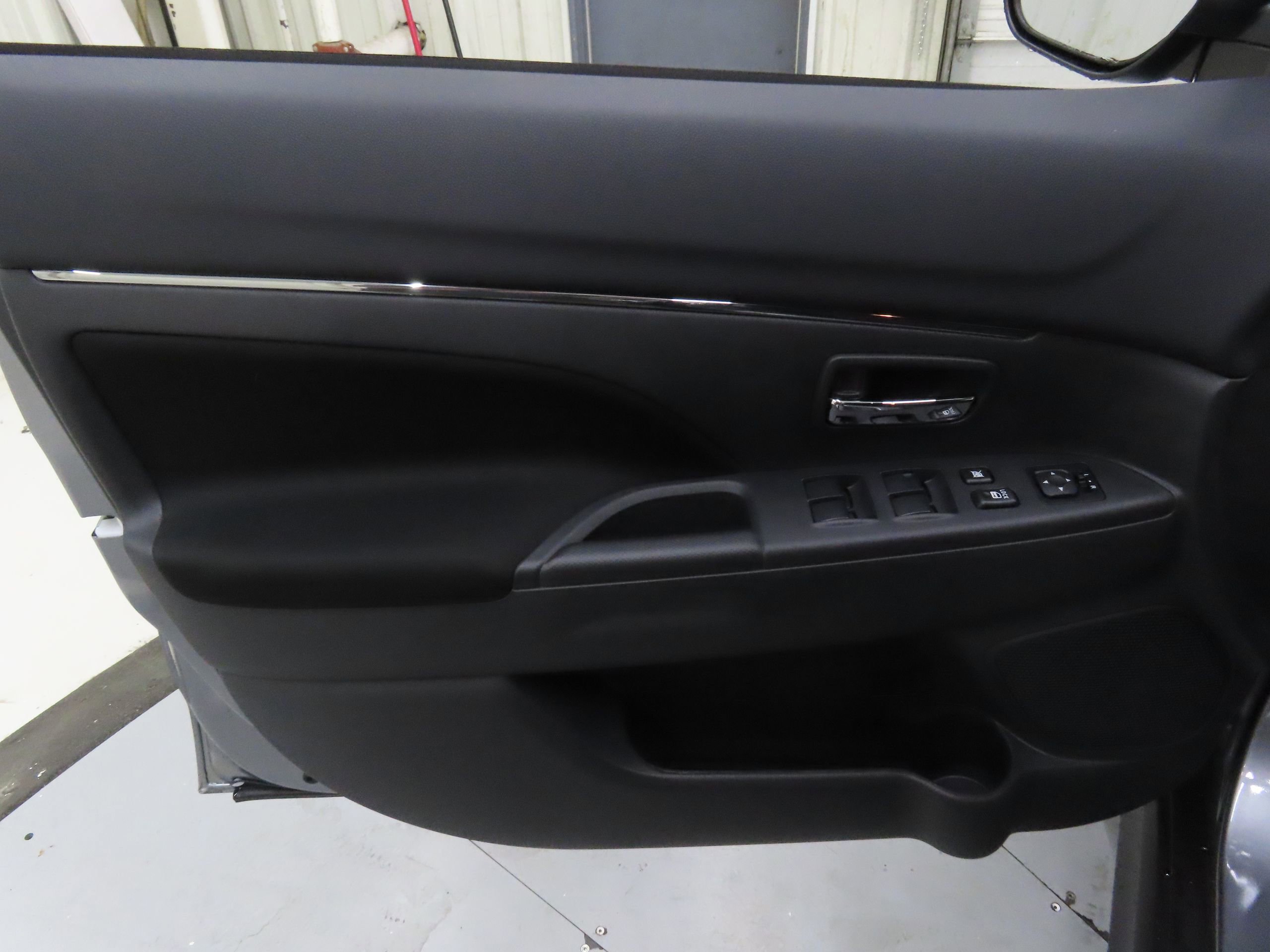 New 2025 Mitsubishi Outlander Sport ES image 9