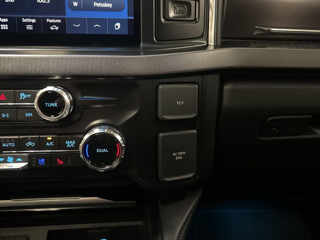 New 2026 Ford F350 Platinum w/ Tremor Off-Road Package image 34