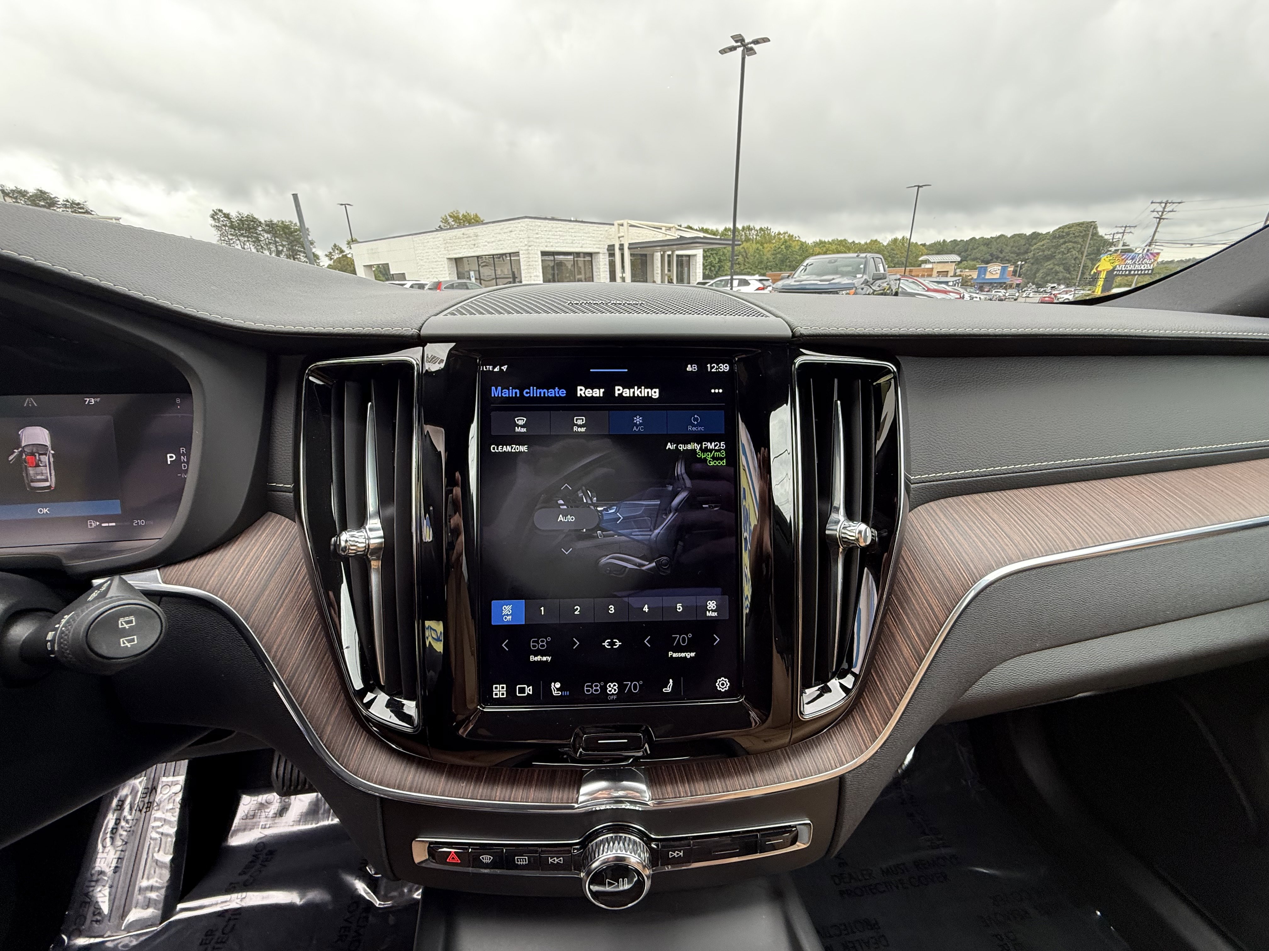 Used 2022 Volvo XC60 B5 Inscription w/ Advanced Package image 26