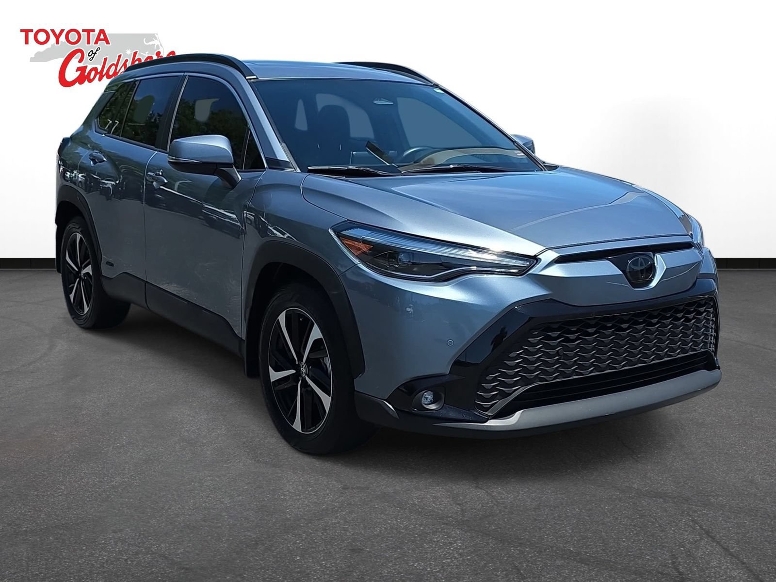 Used 2024 Toyota Corolla Cross AWD Hybrid w/ Convenience Package image 3