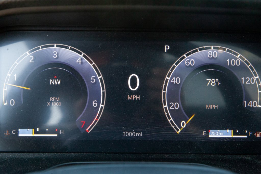 Used 2025 Jeep Grand Cherokee Limited w/ Luxury Tech Group II image 18