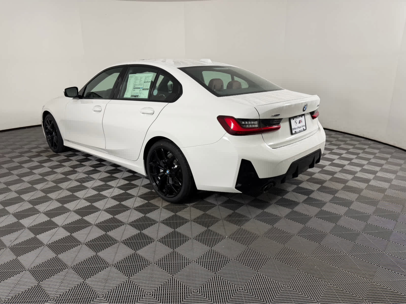 New 2026 BMW 330i xDrive Sedan w/ M Sport Package AWD/4WD image 5