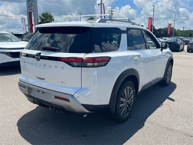 New 2025 Nissan Pathfinder SL w/ SL Premium Package image 3