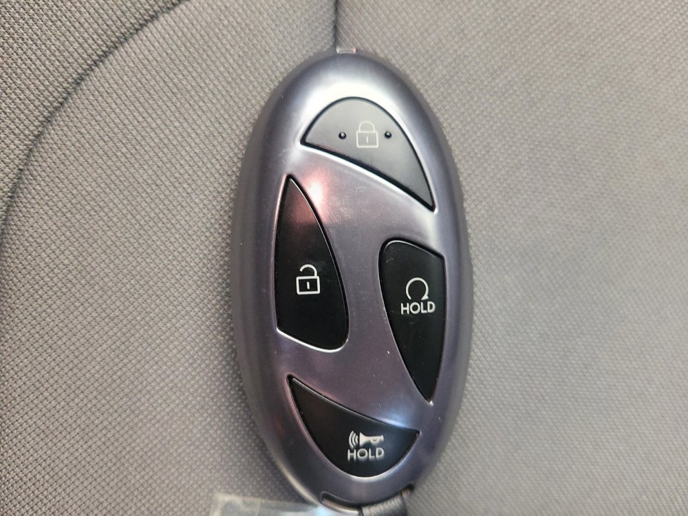 Used 2025 Hyundai Elantra Sport image 32