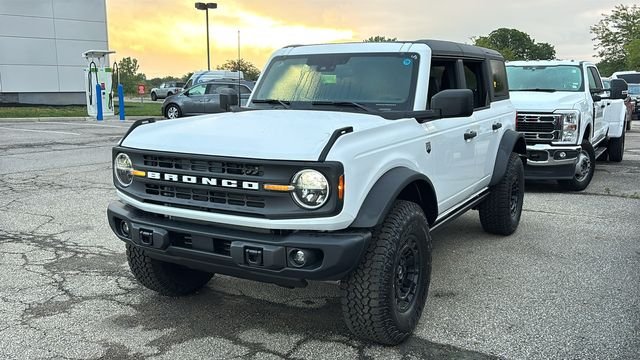 New 2026 Ford Bronco Big Bend w/ Sasquatch Package AWD/4WD image 2