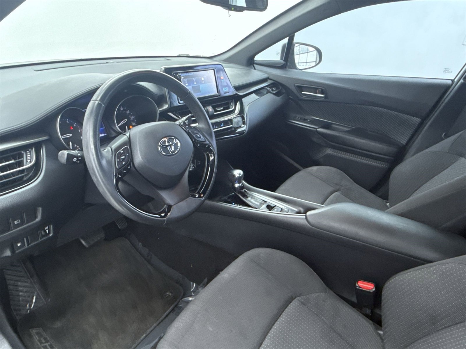 Used 2018 Toyota C-HR XLE image 12