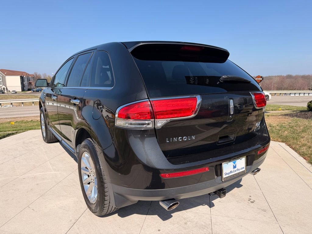 Used 2013 Lincoln MKX FWD image 3