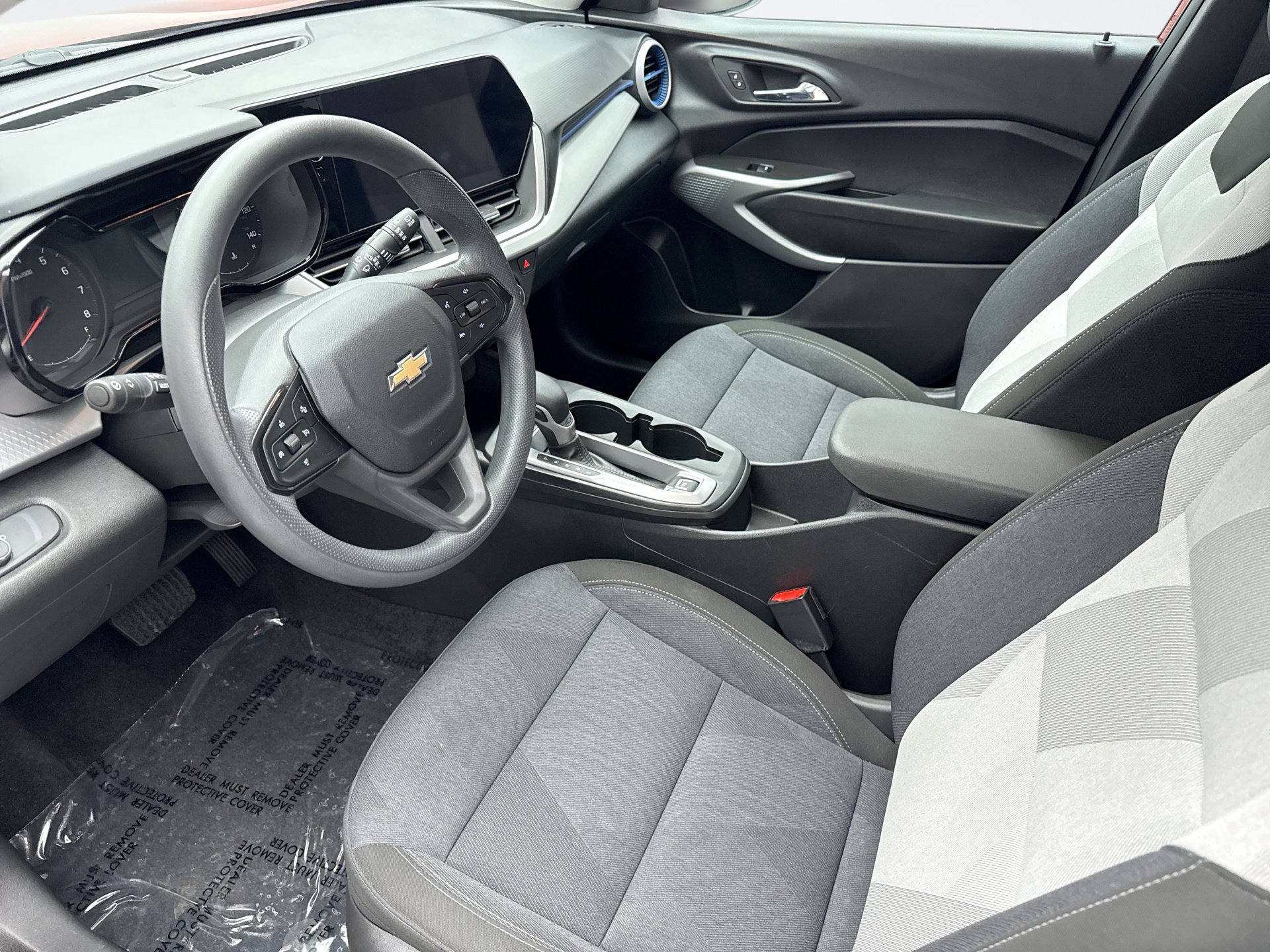 Used 2024 Chevrolet Trax LS w/ LS Convenience Package FWD image 10