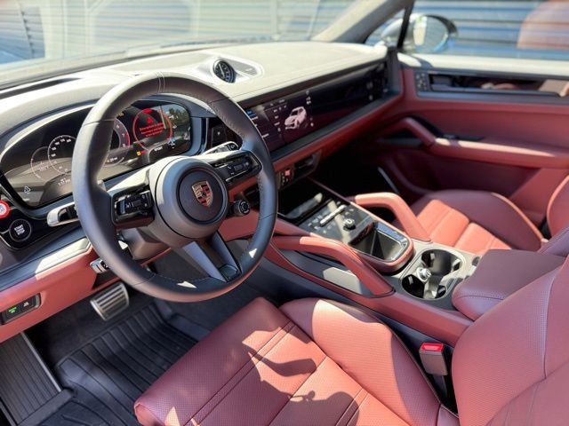 New 2025 Porsche Cayenne GTS image 4