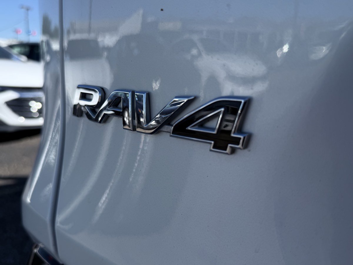 Used 2019 Toyota RAV4 XSE image 11