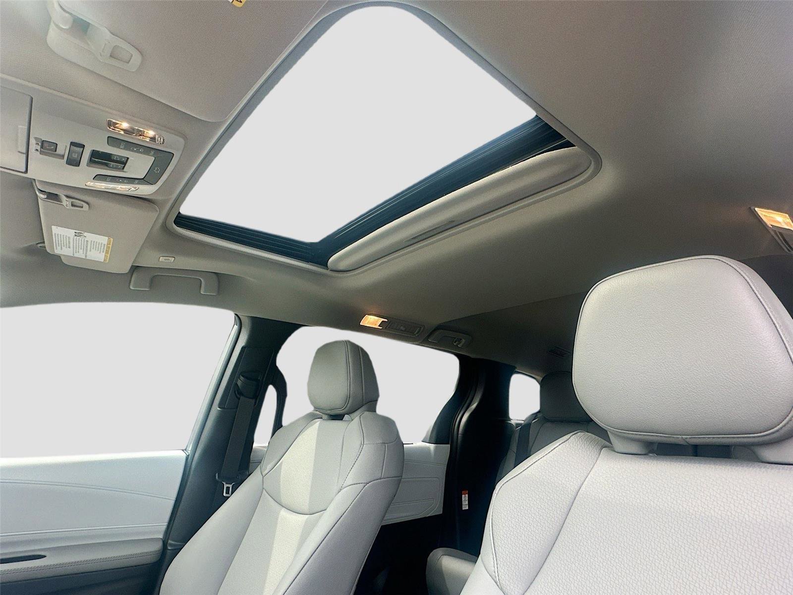 New 2026 Toyota Sienna XLE image 16
