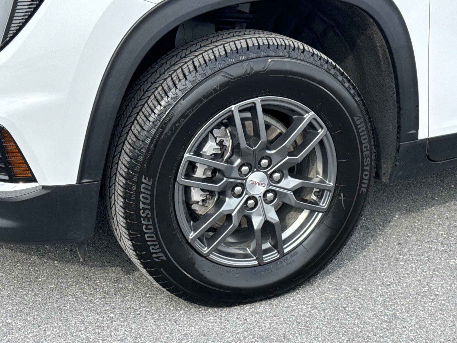 Used 2025 GMC Acadia Elevation image 29