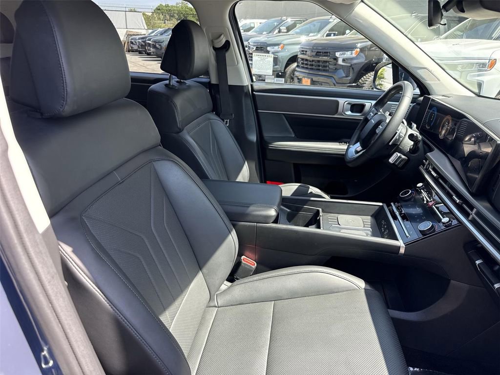 Used 2025 Hyundai Santa Fe SEL image 25