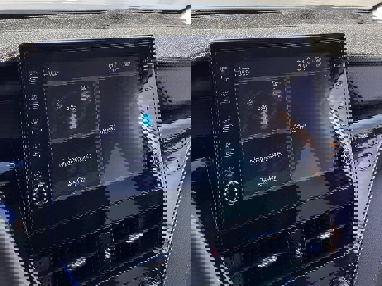 Used 2024 Toyota Camry XLE w/ Cold Weather Package image 8