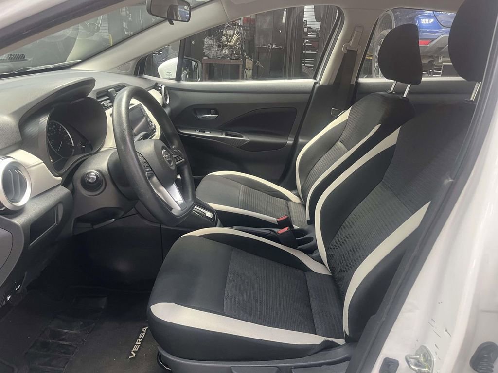 Used 2022 Nissan Versa SV image 14