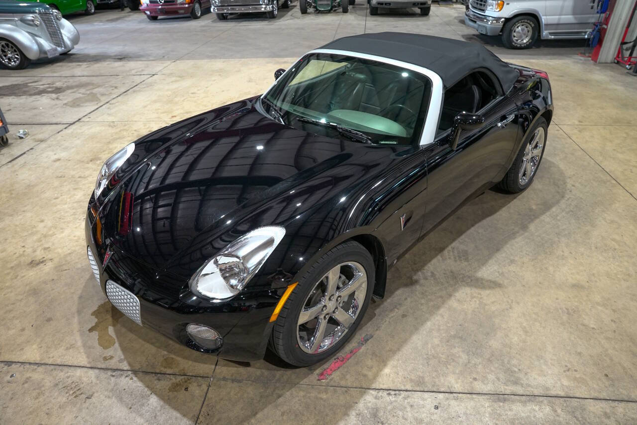 Used 2006 Pontiac Solstice Convertible w/ Premium Package RWD image 29