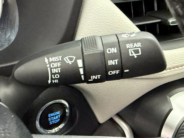 Used 2022 Toyota RAV4 XLE Premium image 13