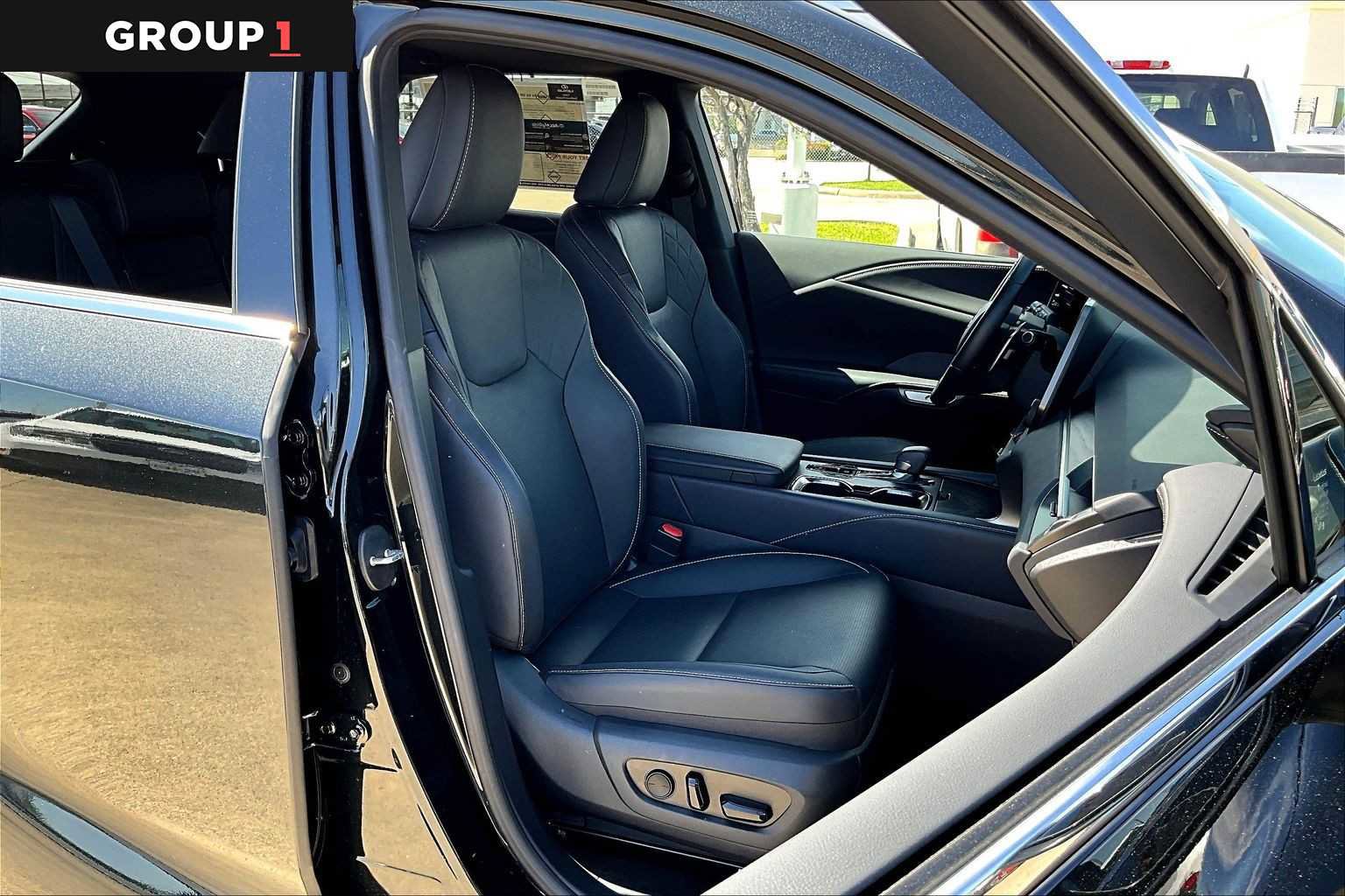 Used 2025 Lexus RX 350 Premium Plus w/ Accessory Package (Z1) image 8