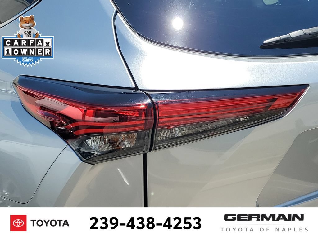 Used 2023 Toyota Highlander XLE FWD image 16